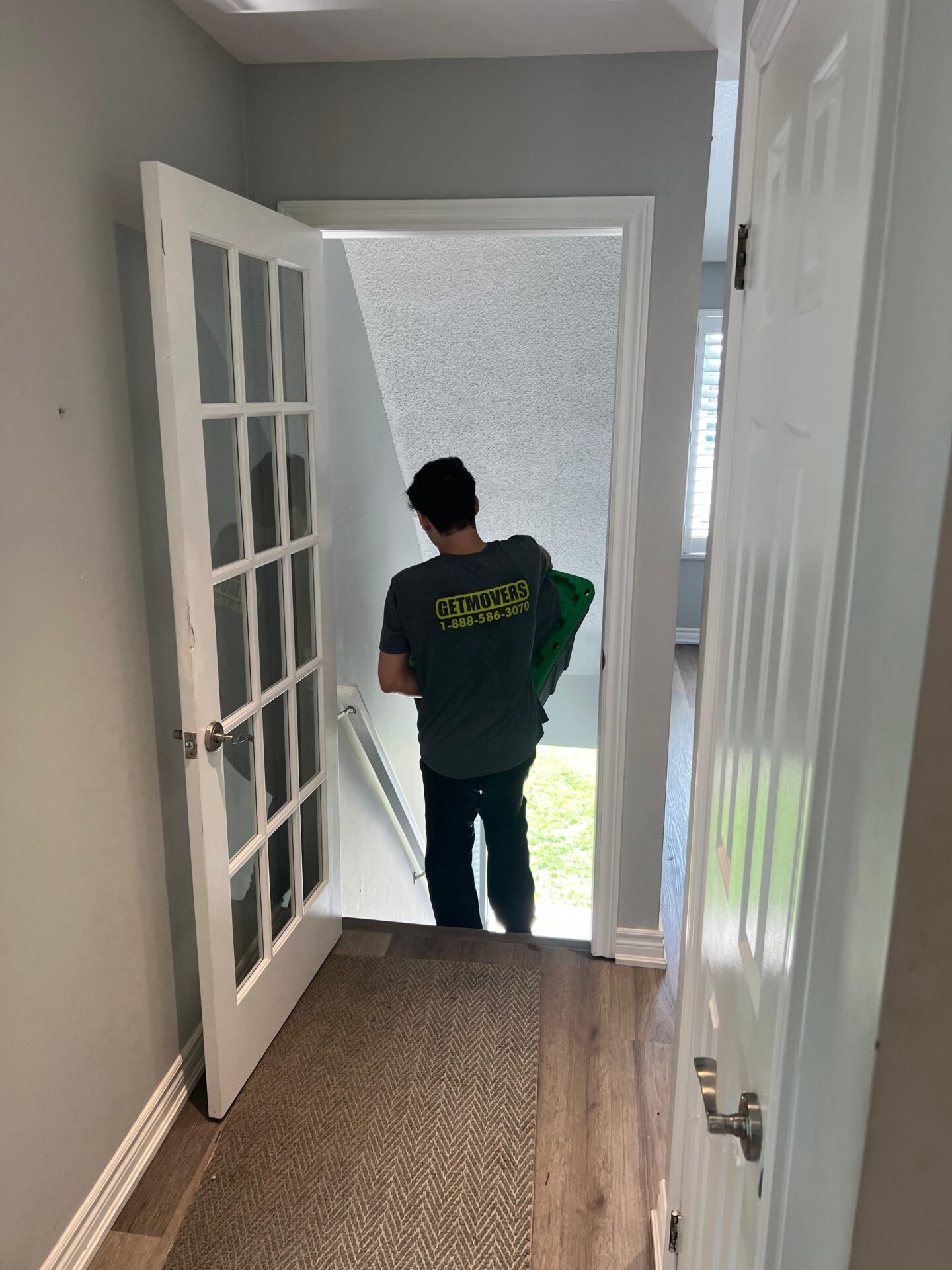 Get Movers Brampton ON deploying specialized residential logistics and hardwood floor protection for a detached home relocation near Mount Pleasant